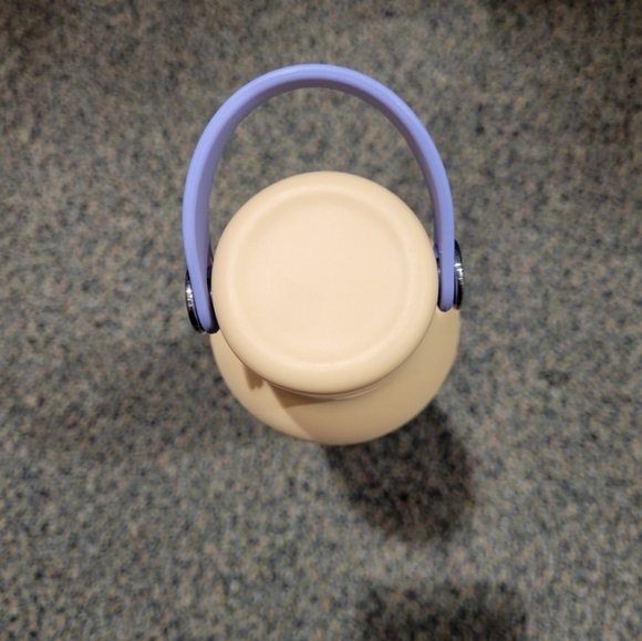 Hydroflask - Picture 2 of 3